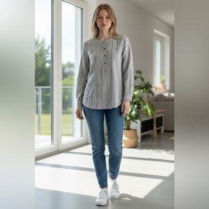 B.L.E.U. Blue and Cream Woman Top